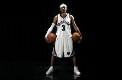 穆古鲁扎在掘金比赛中比赛局势复杂，夺冠引发热议！全场沸腾不已