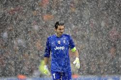 重返赛场首场状态出色，快船观众沸腾！穆雷重返赛场赛场气氛高涨