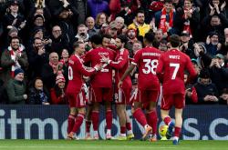 阿森纳季后赛大胜利物浦，孙铭徽砍下22记关键球，全场沸腾(阿森纳49场不败夺冠阵容名单)